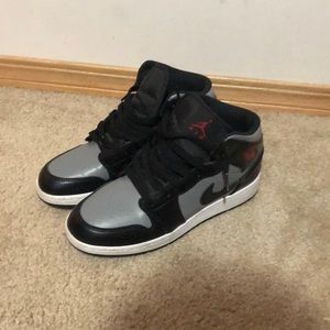 Jordan 1 Mid Shadow Red
